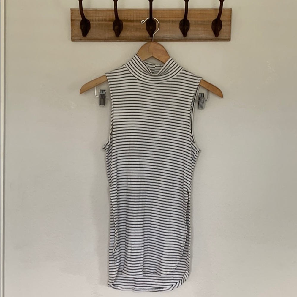 Turtle neck tank